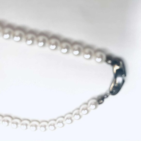 Vintage Faux Pearl Necklace with Crystal Accents – 40 cm - Picture 5 of 6